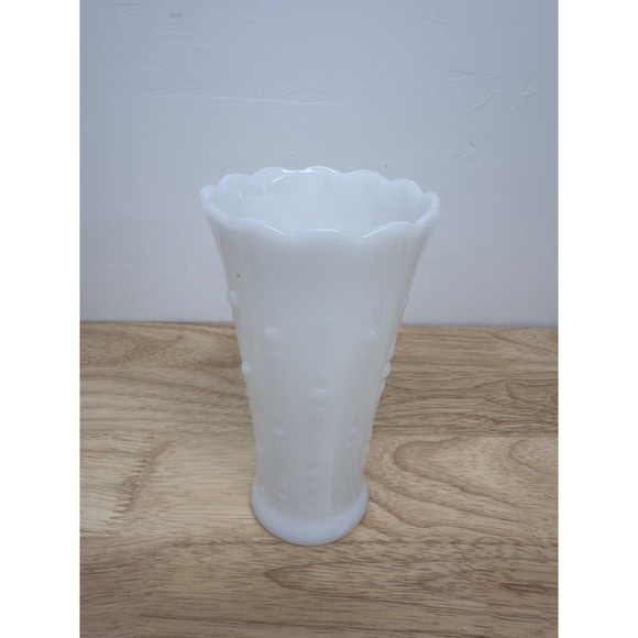 Vintage milk glass raised dot flower vase 7" thorn thistle design scallop rim#14 - Picture 3 of 7